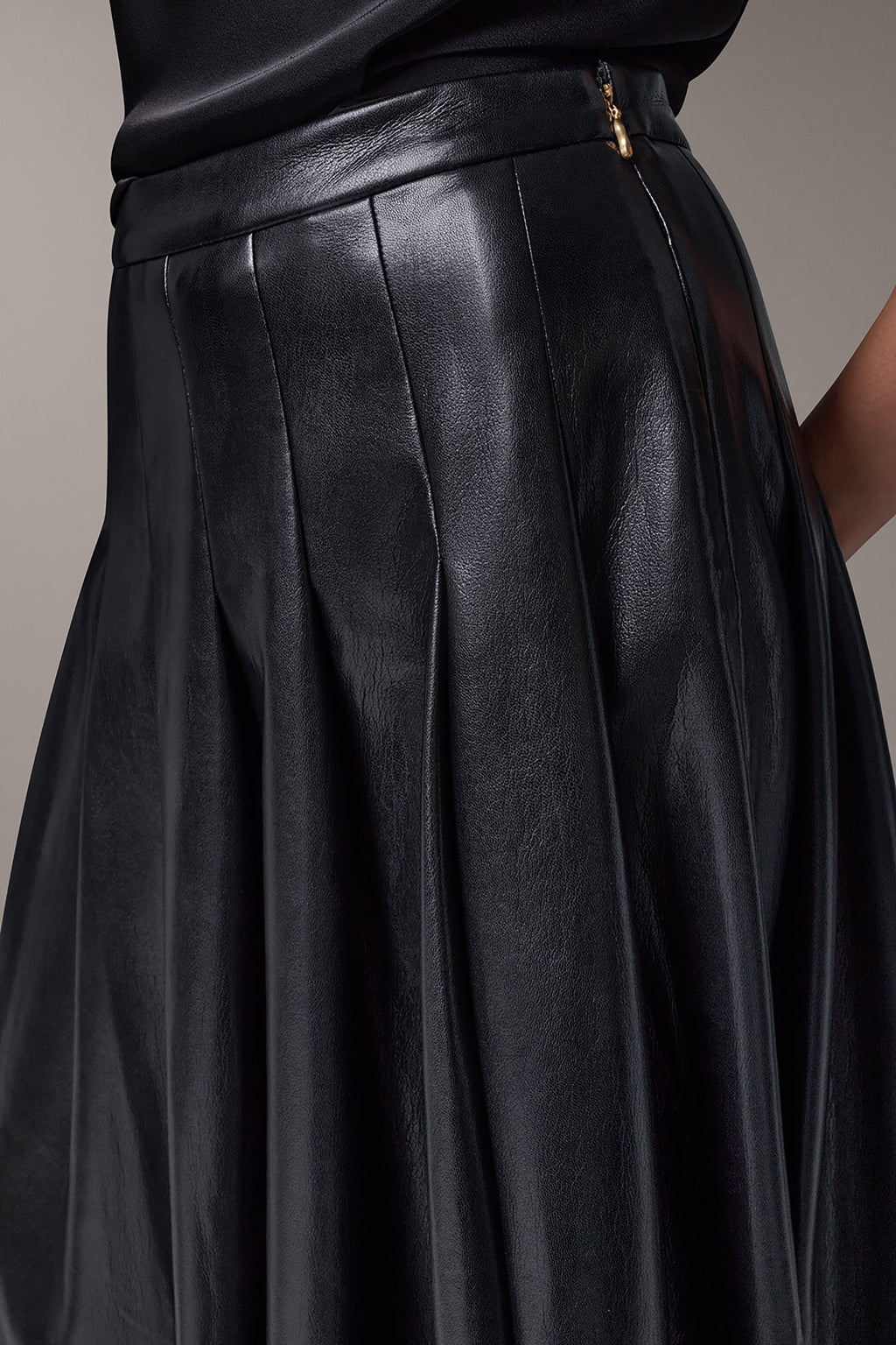 PLEATED MIDI SKIRT