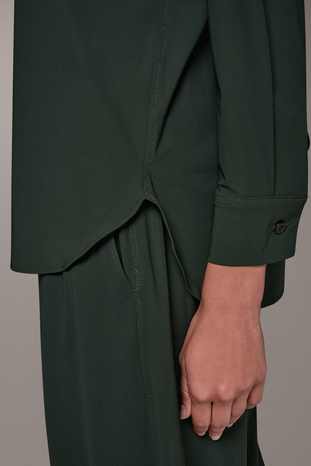 BLOUSON SLEEVE BUTTON FRONT TOP