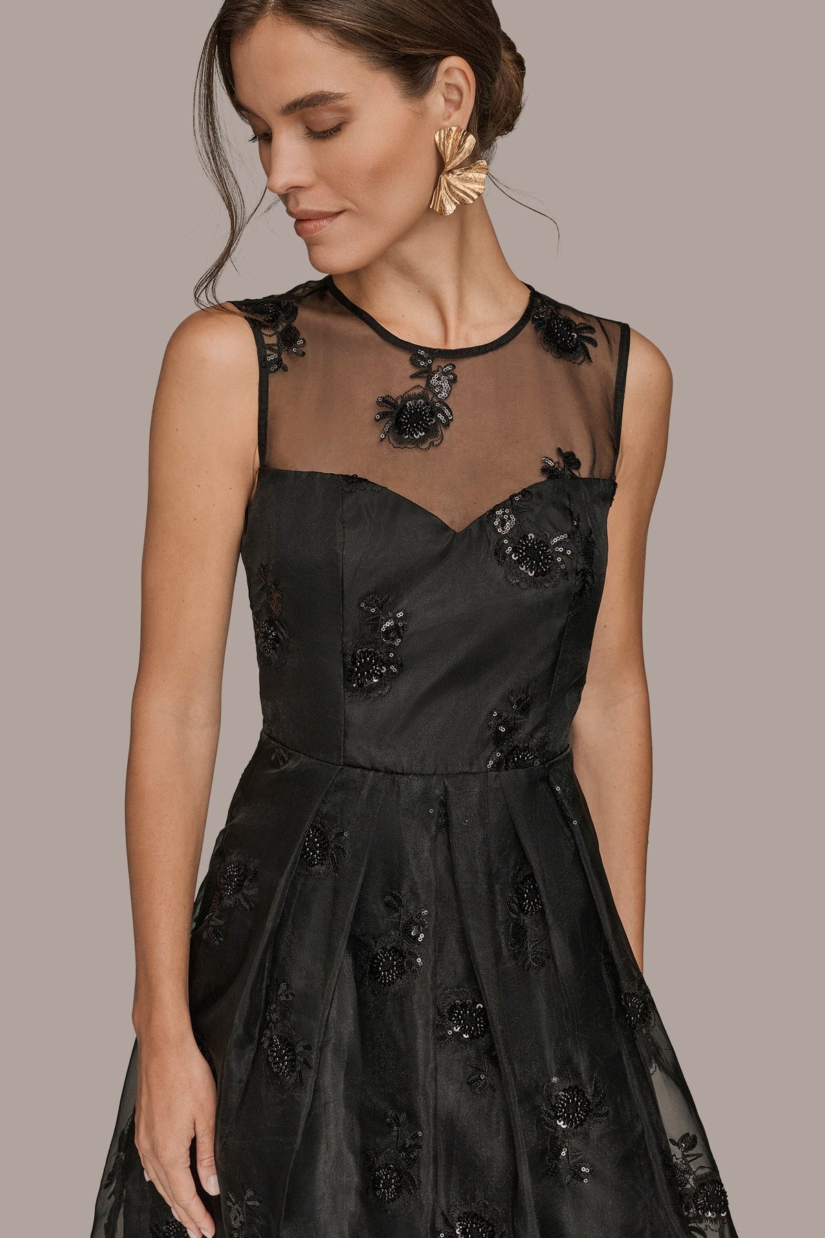ILLUSION SWEETHEART NECK MIDI DRESS