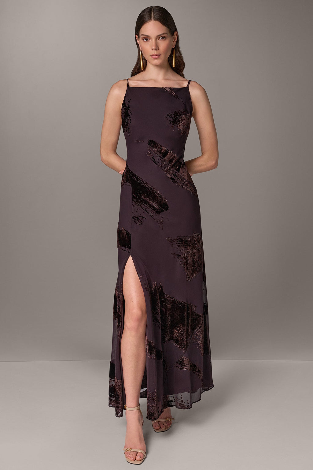 VELVET BURNOUT LOW V-BACK GOWN