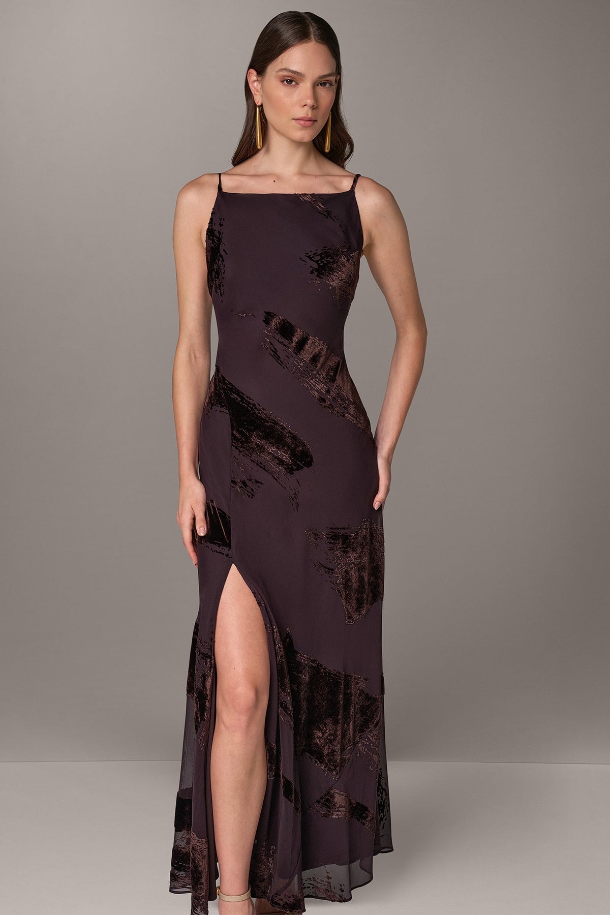 VELVET BURNOUT LOW V-BACK GOWN