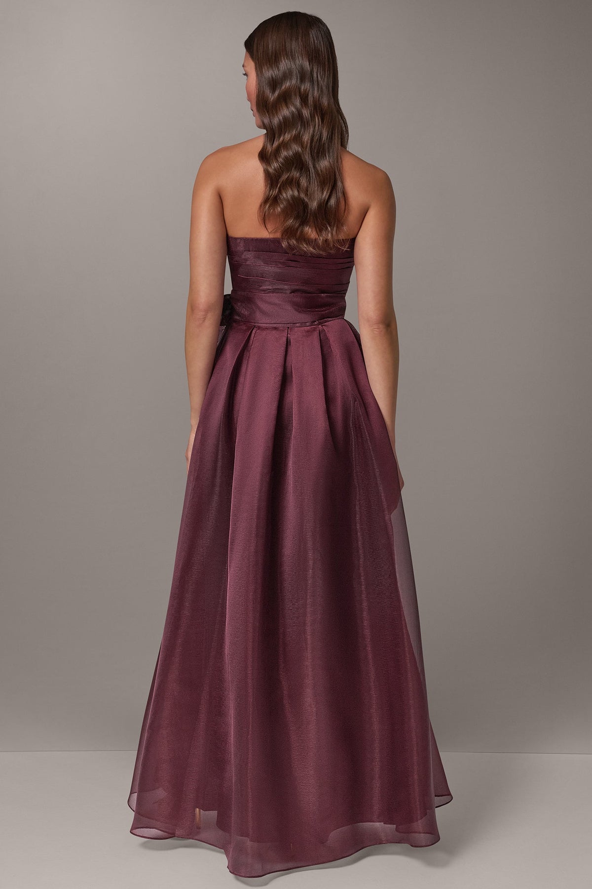 STRAPLESS SWEETHEART GOWN