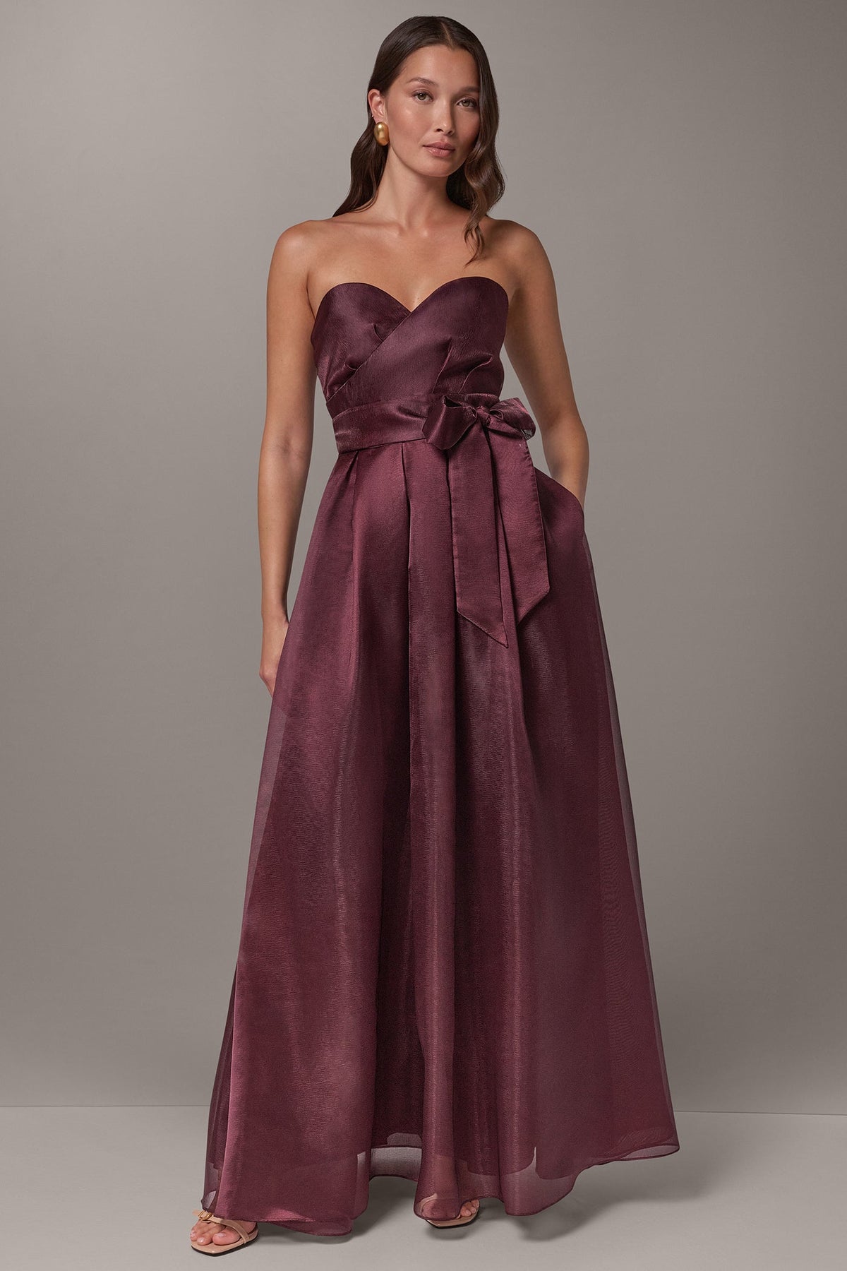 STRAPLESS SWEETHEART GOWN