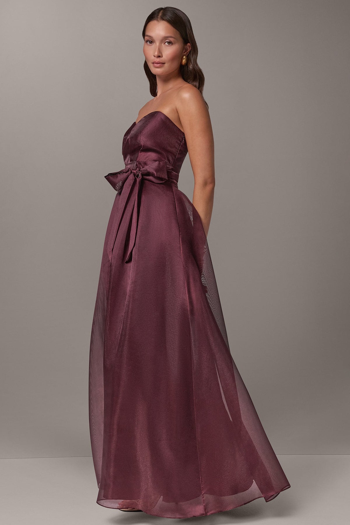STRAPLESS SWEETHEART GOWN