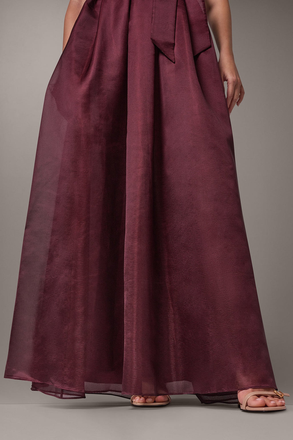 STRAPLESS SWEETHEART GOWN