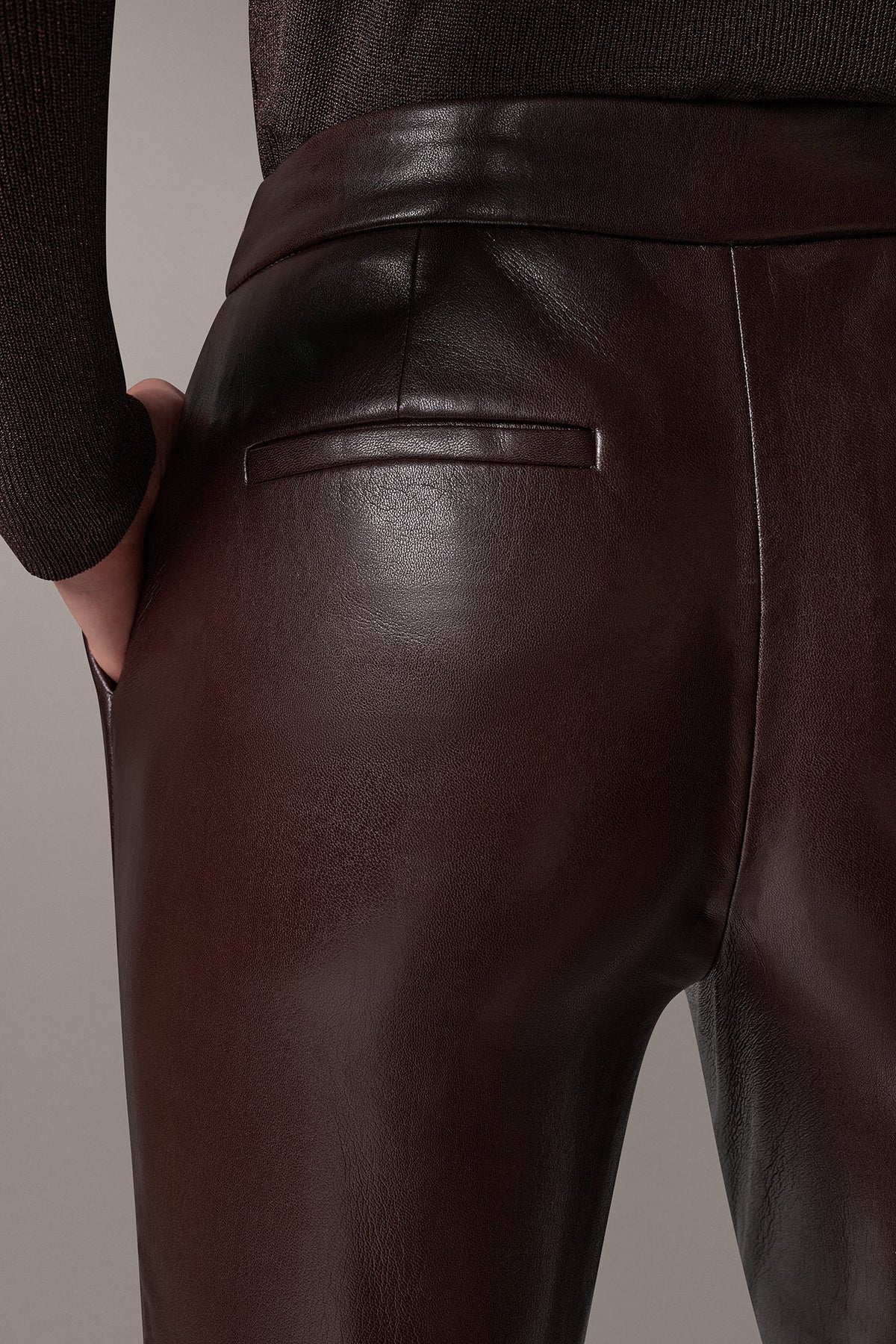 MID-RISE SLIM ANKLE SUIT PANT