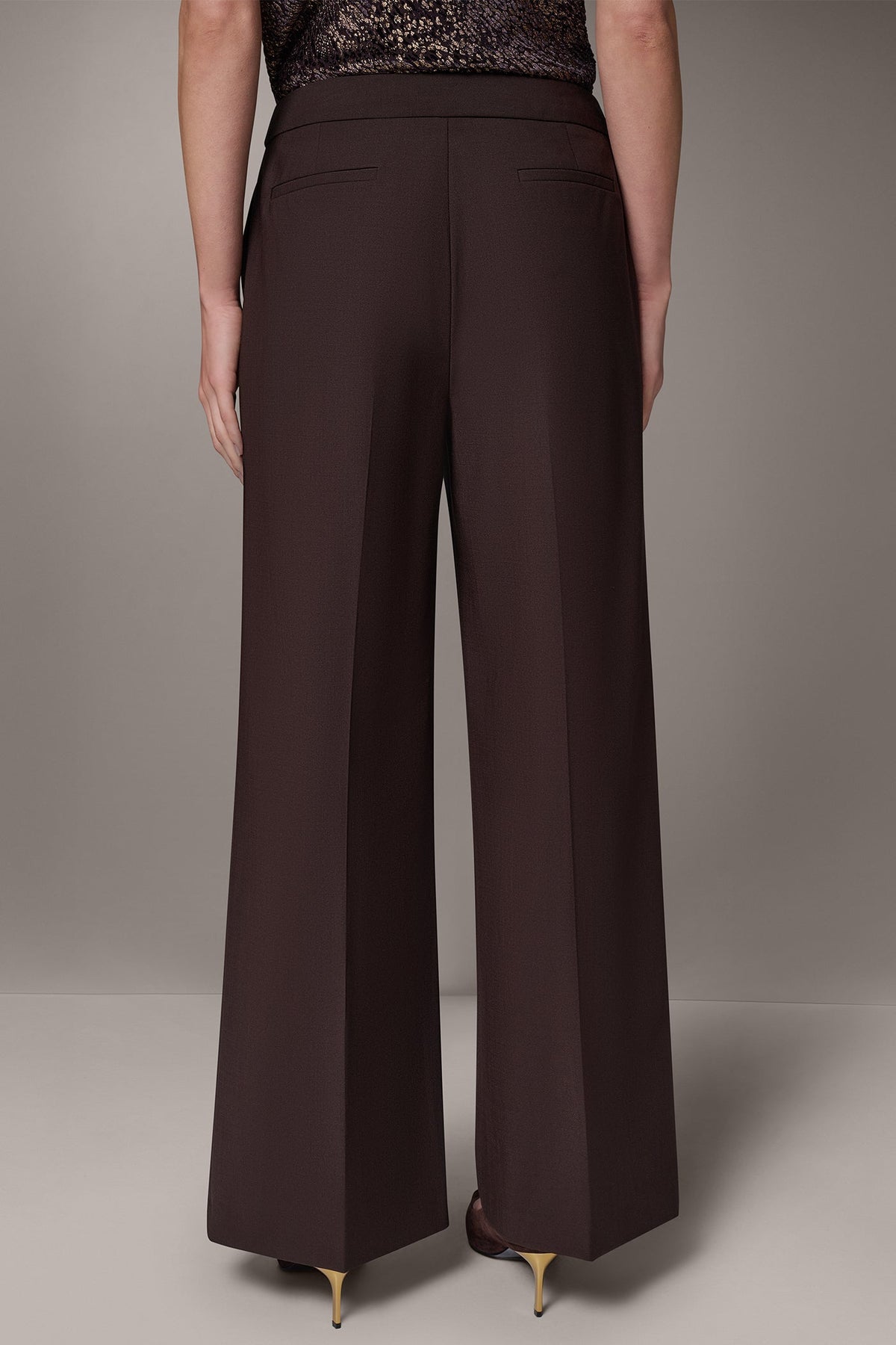 HIGH-RISE PLEATED WIDE-LEG SUIT PANT