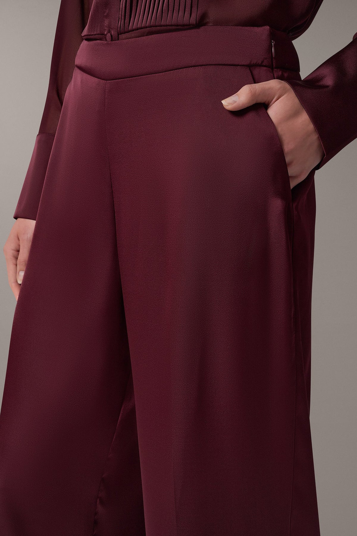 MID-RISE SATIN WIDE-LEG PANT