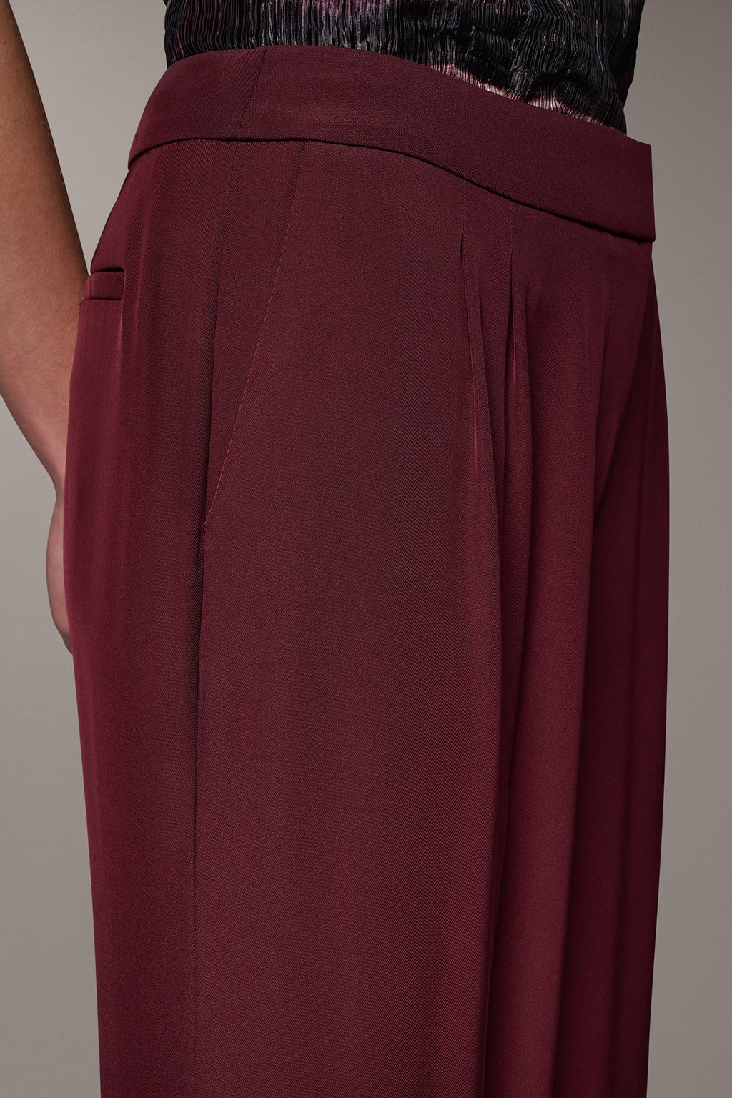 HIGH-RISE WIDE-LEG SUIT PANT