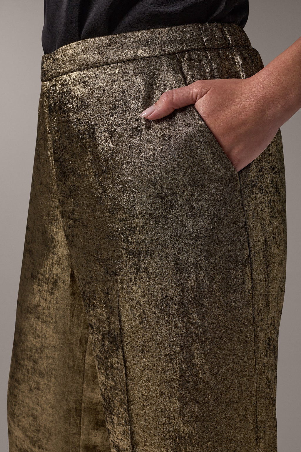 MID-RISE METALLIC PULL-ON SUIT PANT