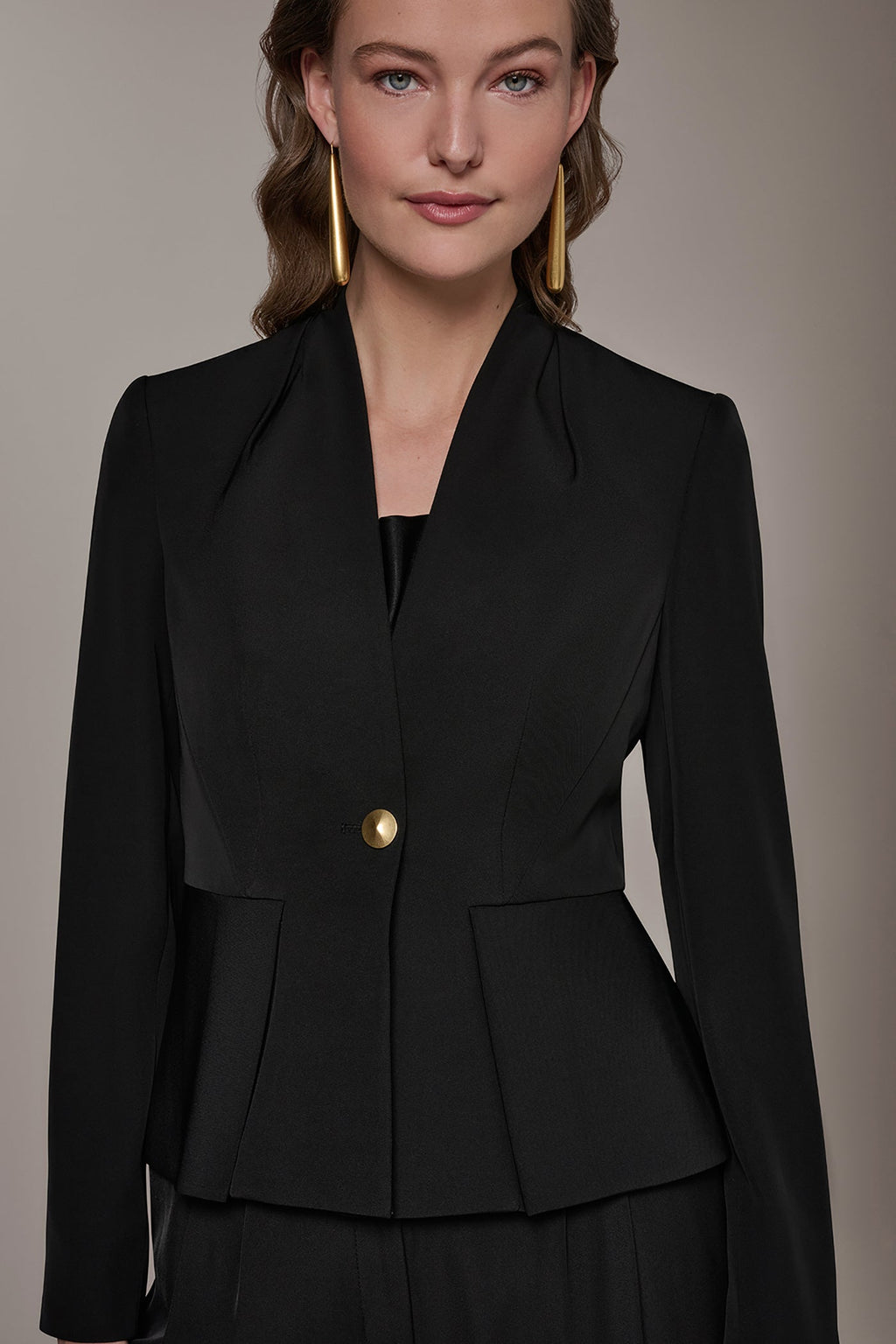 ONE-BUTTON PEPLUM JACKET